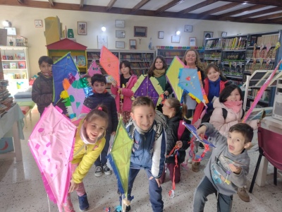 Culminó el segundo taller de barriletes en la Biblioteca Popular Infantil