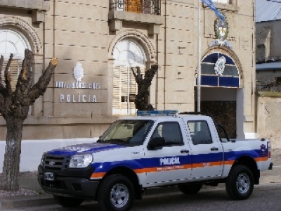 Pigüé: una pelea en plena calle terminó con un hombre apuñalado y otro detenido