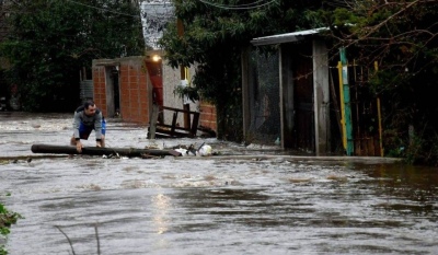 Inundaciones, evacuados y récord de precipitaciones en La Plata