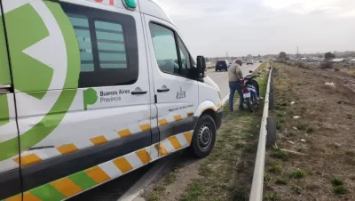 Dos mujeres que iban en una moto se cayeron en la ruta 3 por una ráfaga de viento