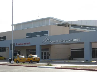 Un hombre de 49 años se descompensó en un vuelo y murió en el aeropuerto de Neuquén tras un aterrizaje de emergencia