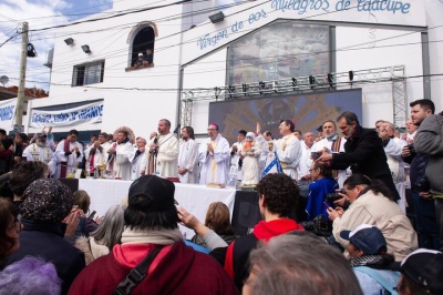 Al filo de la veda, curas villeros expresaron “gran preocupación” ante un posible triunfo de Javier Milei