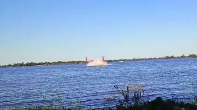 Un helicóptero se estrelló en el agua tras hacer maniobras peligrosas sobre el río Paraná y un hombre murió