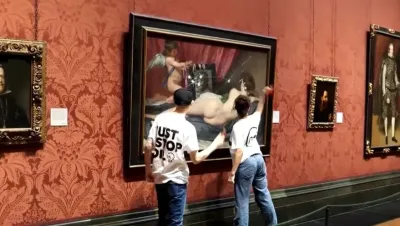 Ecologistas destrozan el cristal que protegía una pintura de Velázquez en Londres