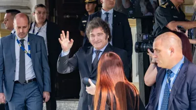 Javier Milei monitoreó el operativo antipiquete en la sede de la Policía y se fue sin hablar