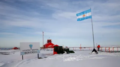 Javier Milei inició su viaje a la Antártida: las razones de la misión y los detalles de la agenda