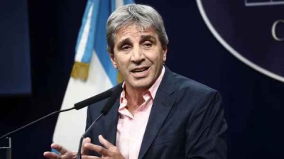 Luis Caputo aseguró que las jubilaciones subirán cerca del 30% desde marzo y que se otorgará un bono