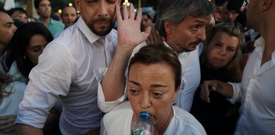 Tensión por marchas contra la Ley Ómnibus frente al Congreso: Máximo Kirchner y otros diputados se meten en la protesta