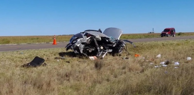 Un tremendo choque frontal en Río Negro destroza a una familia: mueren un nene de 11 años, su hermano y su abuela