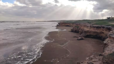 Los Ángeles, la colorida aldea bonaerense de solo diez habitantes donde se une el campo con el mar