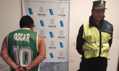 Insólito: salió a robar con una musculosa con su nombre estampado