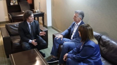 Primer encuentro público luego de meses: Milei y Macri, juntos en una cumbre liberal