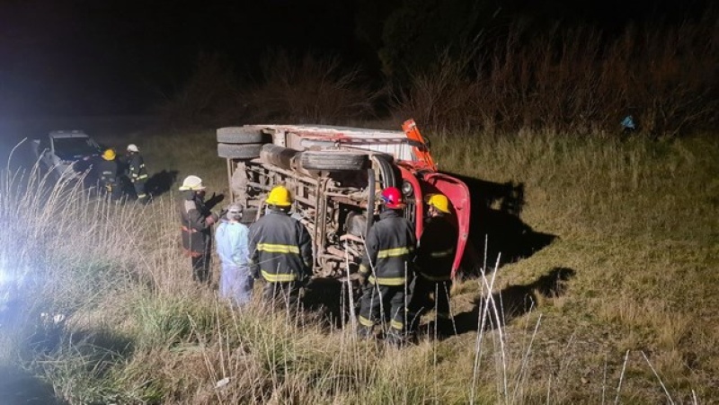 Un camionero perdió la vida en un trágico accidente en Pringles