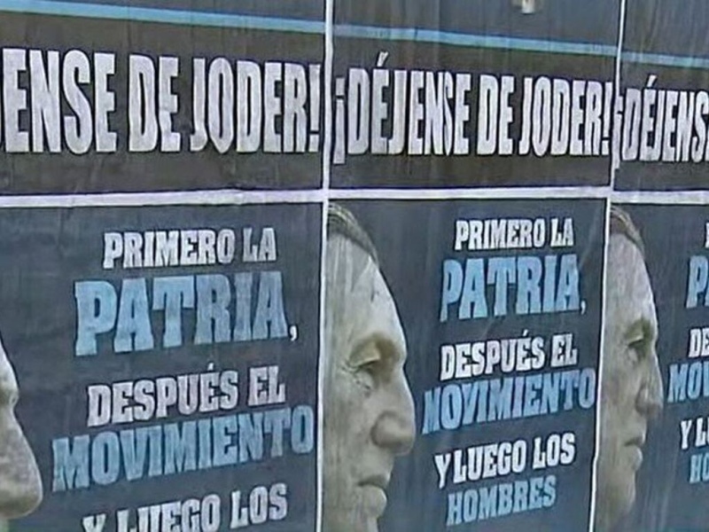 Afiches en Congreso: ”Déjense de joder”, el mensaje del PJ a Alberto Fernández y CFK