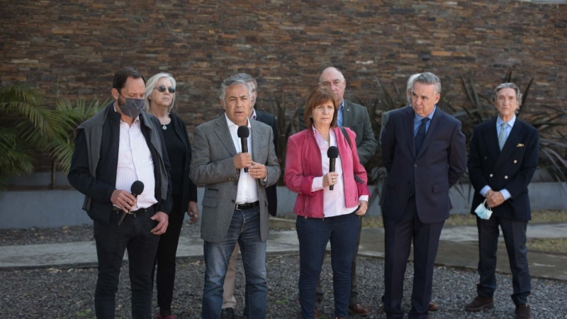 En un escenario impensado, Juntos por el Cambio espera la estocada final contra kirchnerismo y se muestra unido