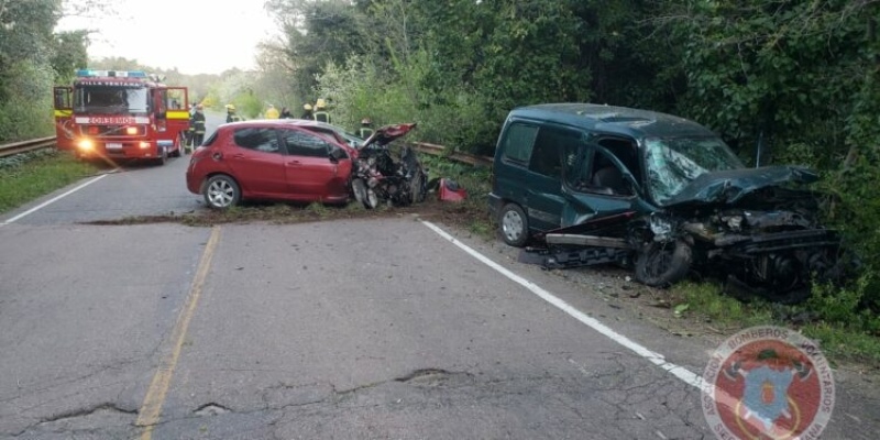 Choque frontal con 4 heridos cerca del acceso a Villa Ventana