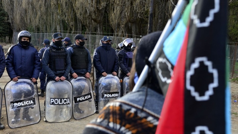 El conflicto con los mapuches y la llamativa actitud del Gobierno nacional