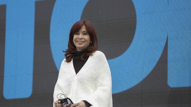 Legal, pero inmoral: los privilegios de Cristina Fernández de Kirchner para cobrar todo