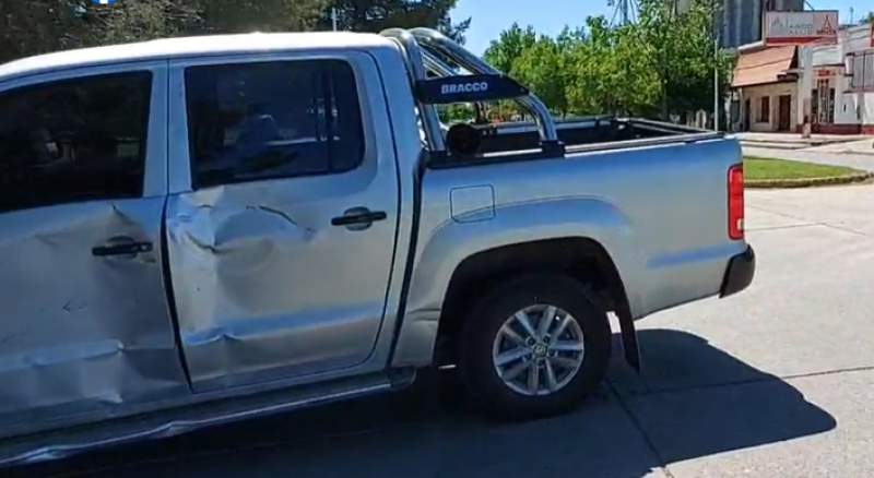 Dos heridos en una colisión entre una Amarok y una moto