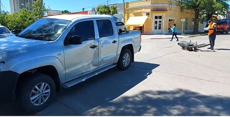 Dos heridos en una colisión entre una Amarok y una moto