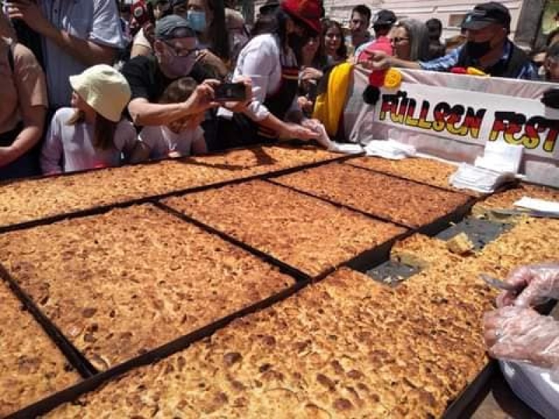 En la Fullsen Fest inauguraron una estatua del querido Sergio Denis