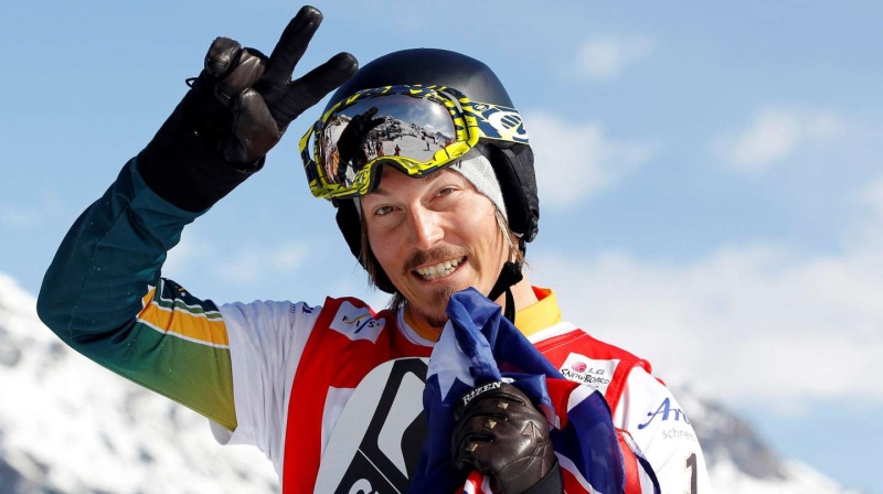 El snowboarder olímpico de invierno y campeón mundial Alex Pullin, de 32 años, murió después de ser sacado inconsciente de las olas en la Gold Coast de Queensland el 08 de julio de 2020 mientras pescaba submarina