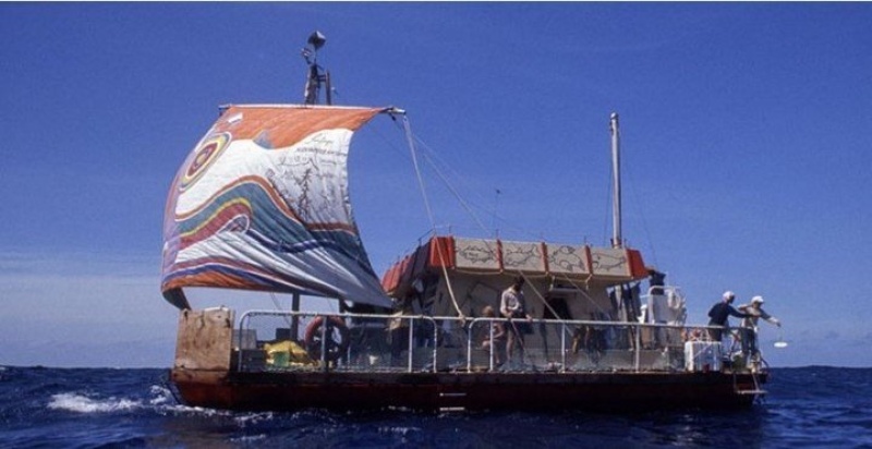 La barca en plena travesía (Captura de video).