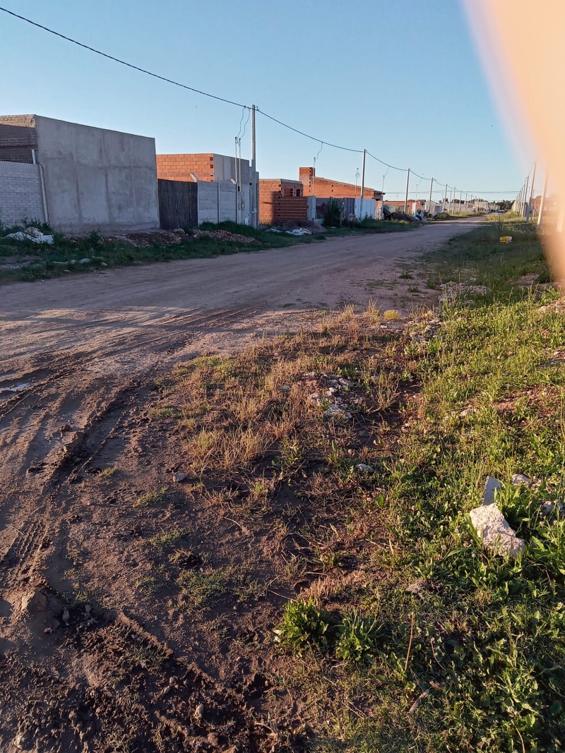 Vecinos de Santa Trinidad se quejan del estado de las calles