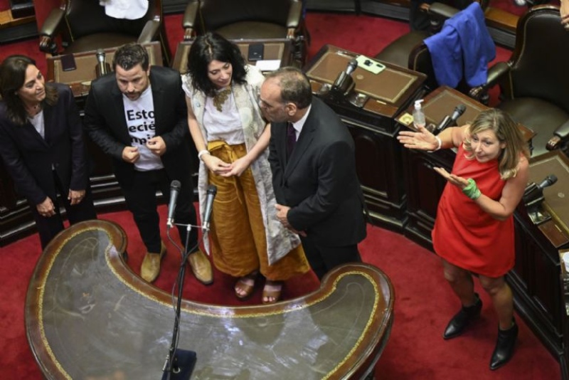 De la interna radical al show de Milei: perlitas de la jura en Diputados