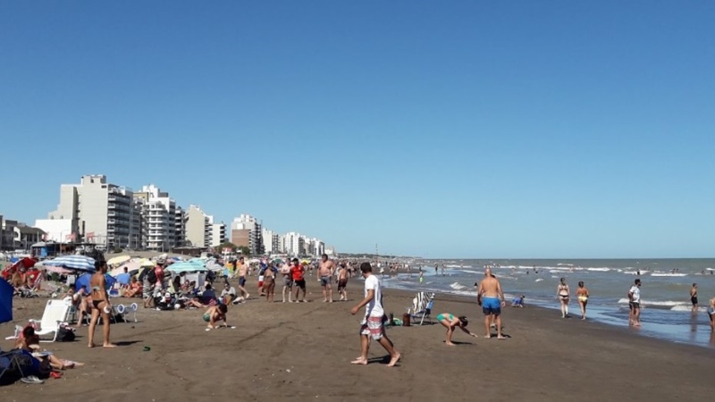 Monte Hermoso y Pehuen Co desbordaron de turistas en el último fin de semana del año