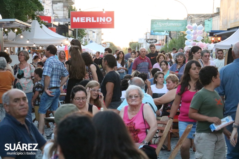 Una multitud acompañó a Suárez Peatonal