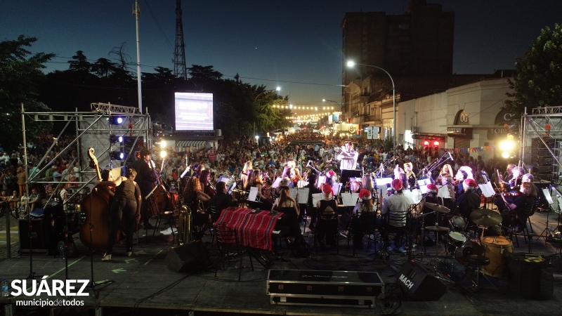 Una multitud acompañó a Suárez Peatonal