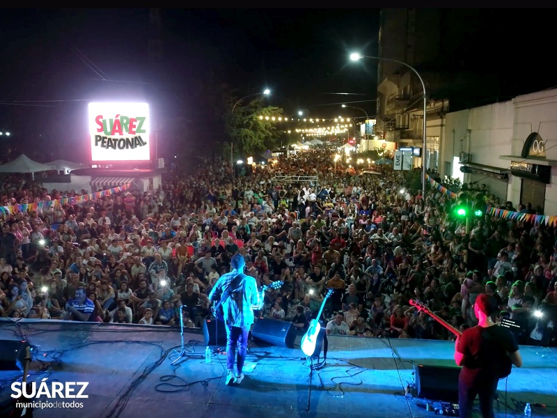 Una multitud acompañó a Suárez Peatonal