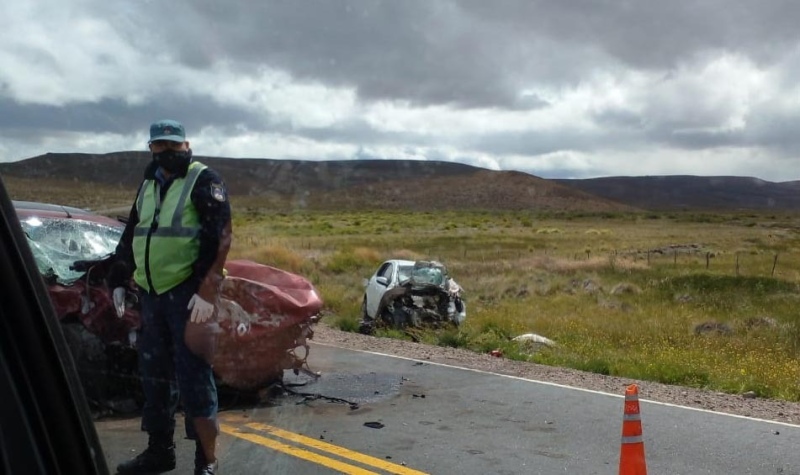 Cuatro personas murieron en un choque frontal en la Ruta 237, en Piedra del Águila