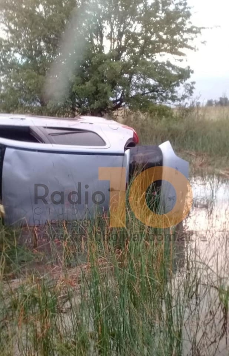 Vuelco en Ruta 65 entre Pirovano y Urdampilleta