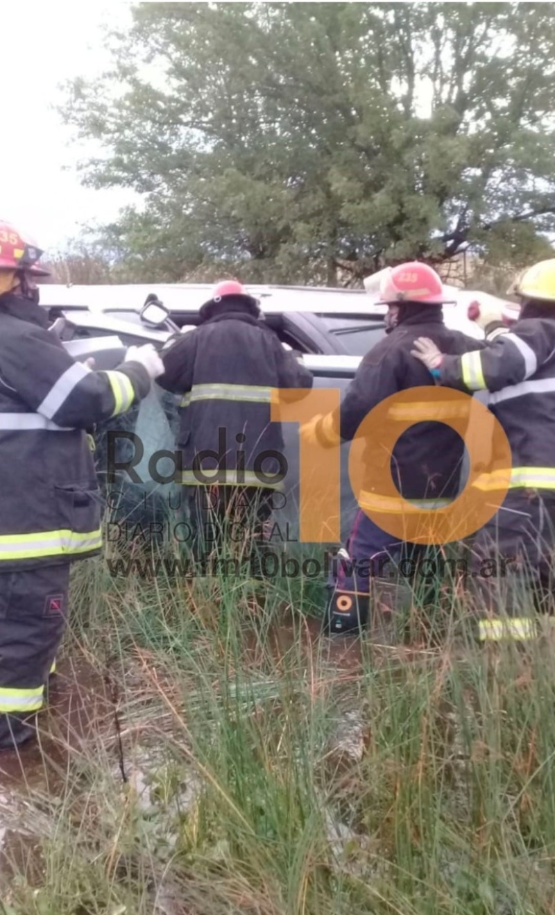 Vuelco en Ruta 65 entre Pirovano y Urdampilleta