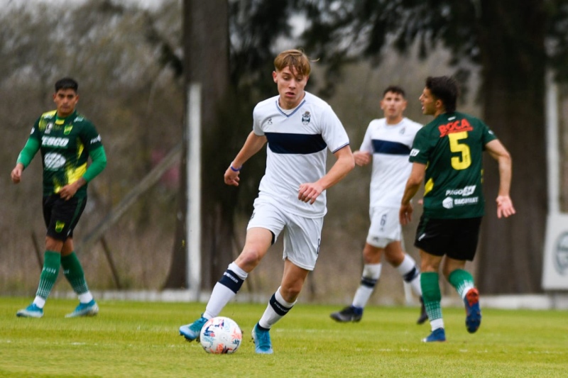 Alexis Steimbach, titular en la reserva de Gimnasia