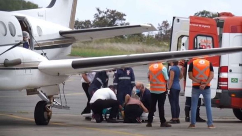 La niña fue trasladada de urgencia en un avión sanitario al Hospital