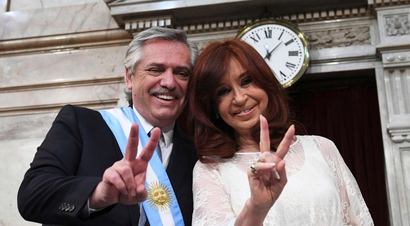 Amigos son los amigos: Alberto Fernández defendió a Cristina Kirchner ante la Justicia