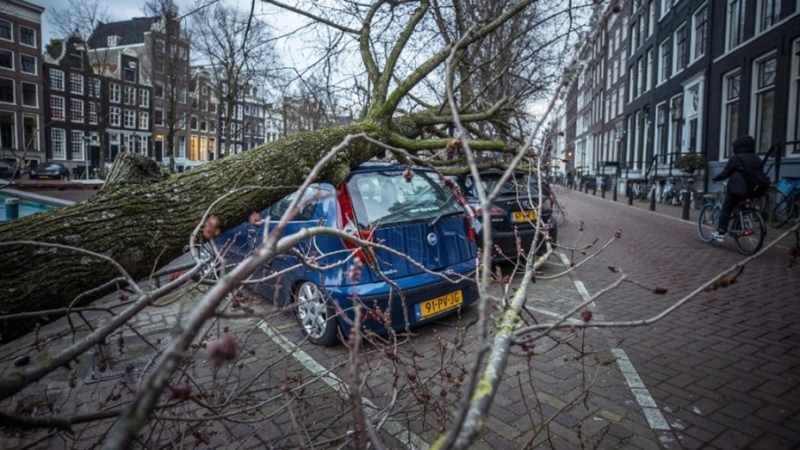 Tormenta Eunice: dejó 13 muertos, daños materiales y cortes de luz en Europa