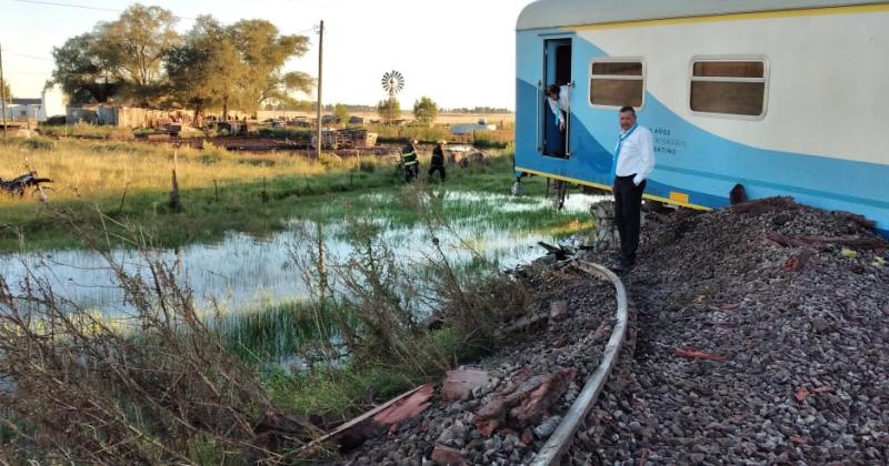 FOTOS Y VIDEO: Descarriló el tren de pasajeros que venía a Coronel Suárez