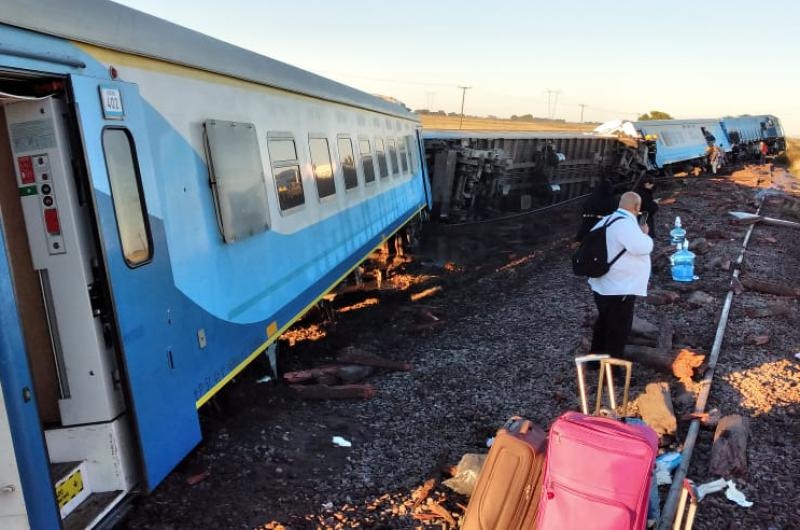 FOTOS Y VIDEO: Descarriló el tren de pasajeros que venía a Coronel Suárez