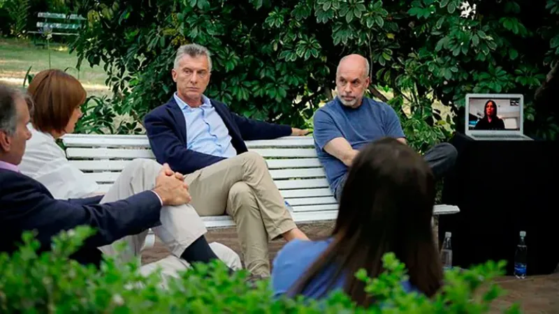 Humberto Schiavoni, Patricia Bullrich, Mauricio Macri y Horacio Rodríguez Larreta, en una reunión del PRO