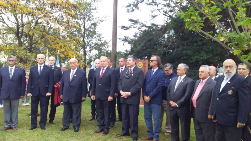 En un marco de alto patriotismo, y con la presencia de heroicos veteranos de guerra, se inauguró la plazoleta Honor y Gloria