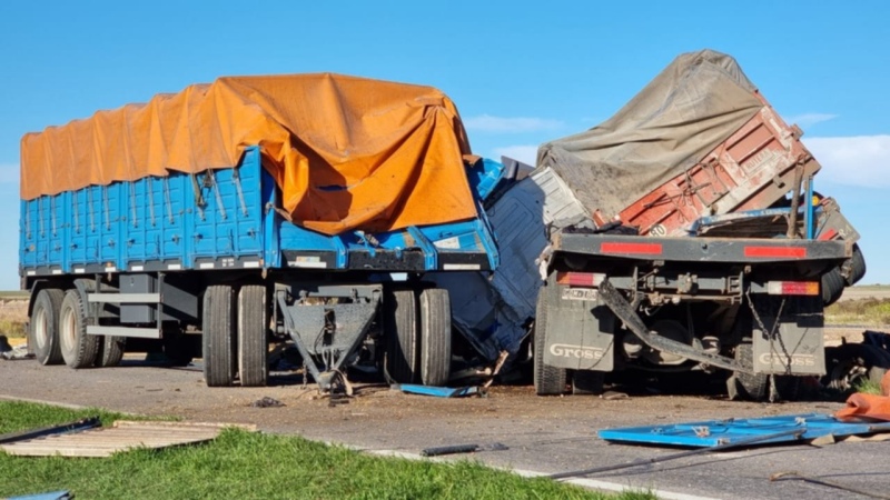 Ruta 33: un muerto en choque entre varios camiones y una camioneta