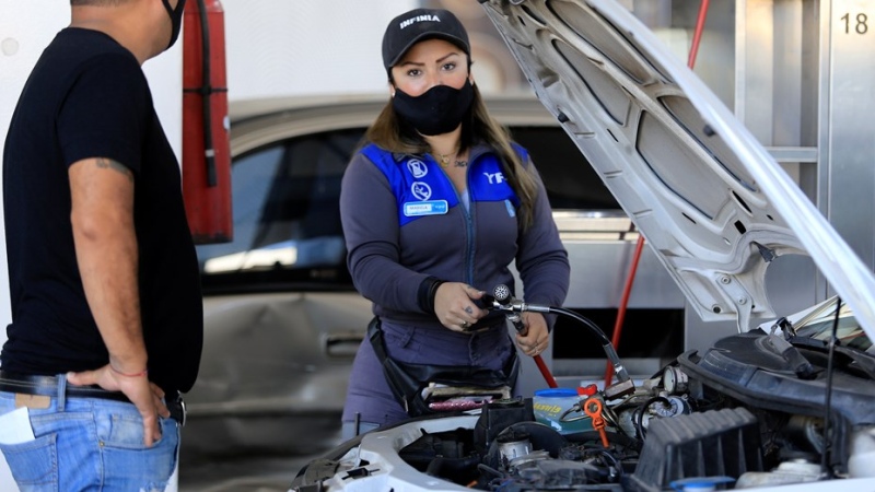 Aumenta el GNC: en promedio, se iría a 80 pesos en el interior del país