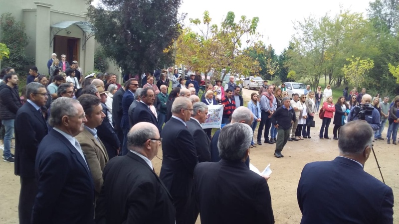 En un marco de alto patriotismo, y con la presencia de heroicos veteranos de guerra, se inauguró la plazoleta Honor y Gloria