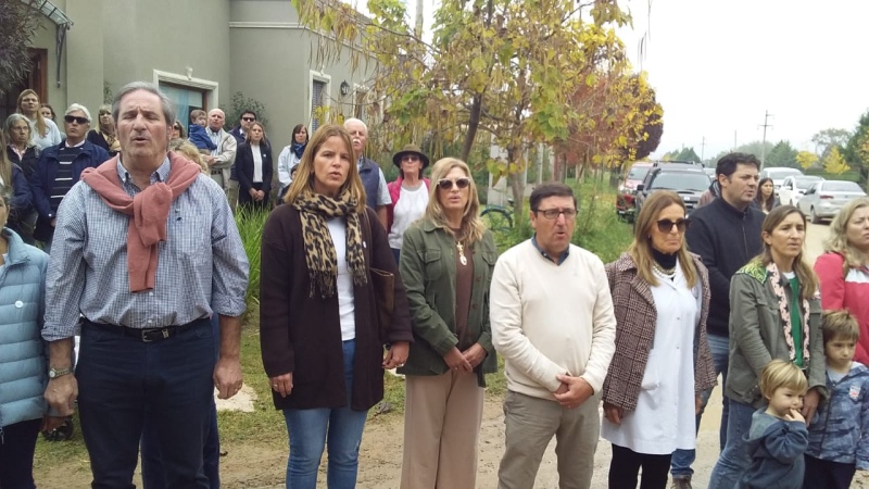 En un marco de alto patriotismo, y con la presencia de heroicos veteranos de guerra, se inauguró la plazoleta Honor y Gloria