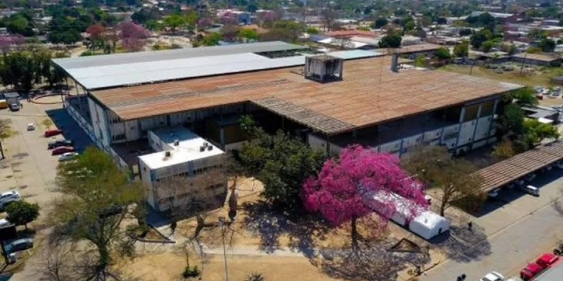 El bebé llegó al Hospital Luis Gardel (foto) aunque se lo trasladó al San Vicente de Paul.