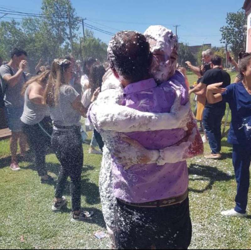 El flamante médico rindió la última materia el 12 de marzo y ya trabaja en el Hospital San José, en Federación.